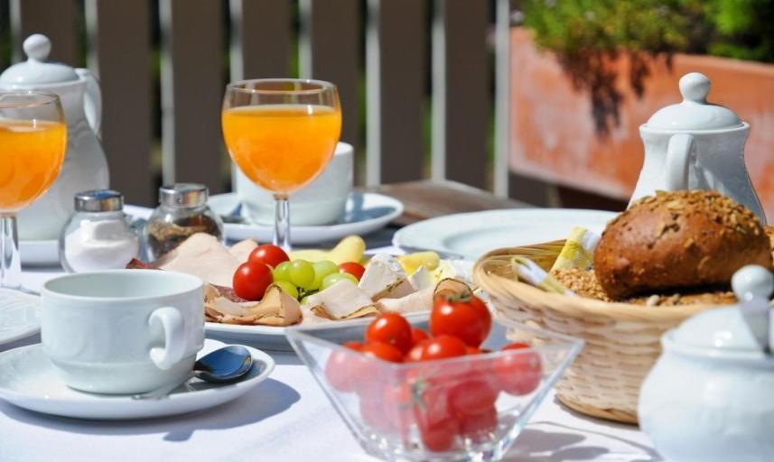 Kreuz! Einfach. Guenstig. Schlafen. Bed & Breakfast Ulm Ngoại thất bức ảnh