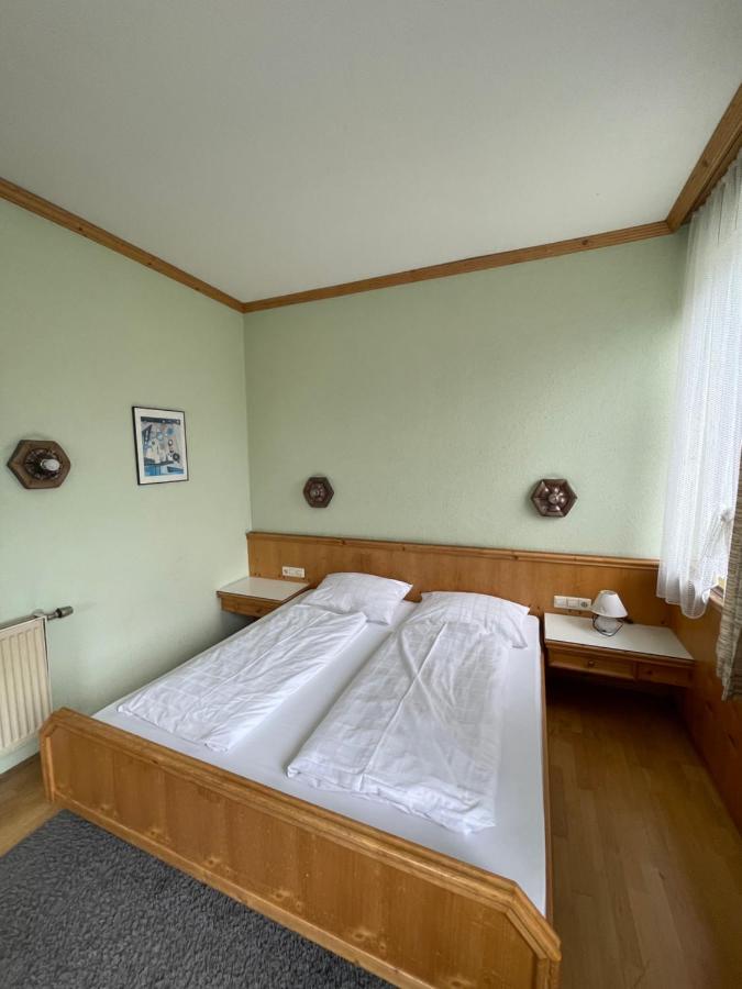 Kreuz! Einfach. Guenstig. Schlafen. Bed & Breakfast Ulm Ngoại thất bức ảnh